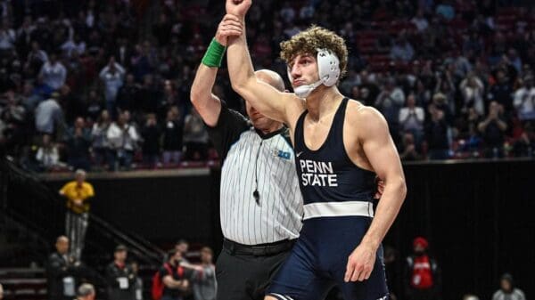 Penn State wrestling star Mitchell Mesenbrink remains the king at 165.