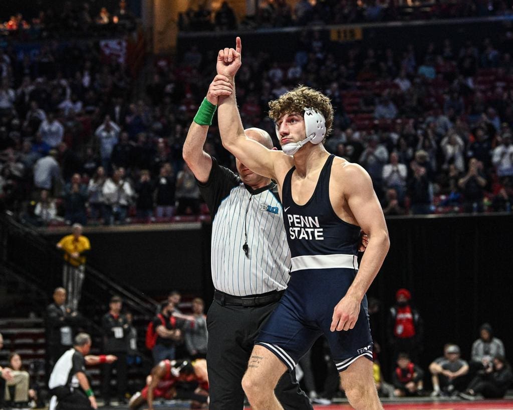 Penn State wrestling star Mitchell Mesenbrink remains the king at 165.