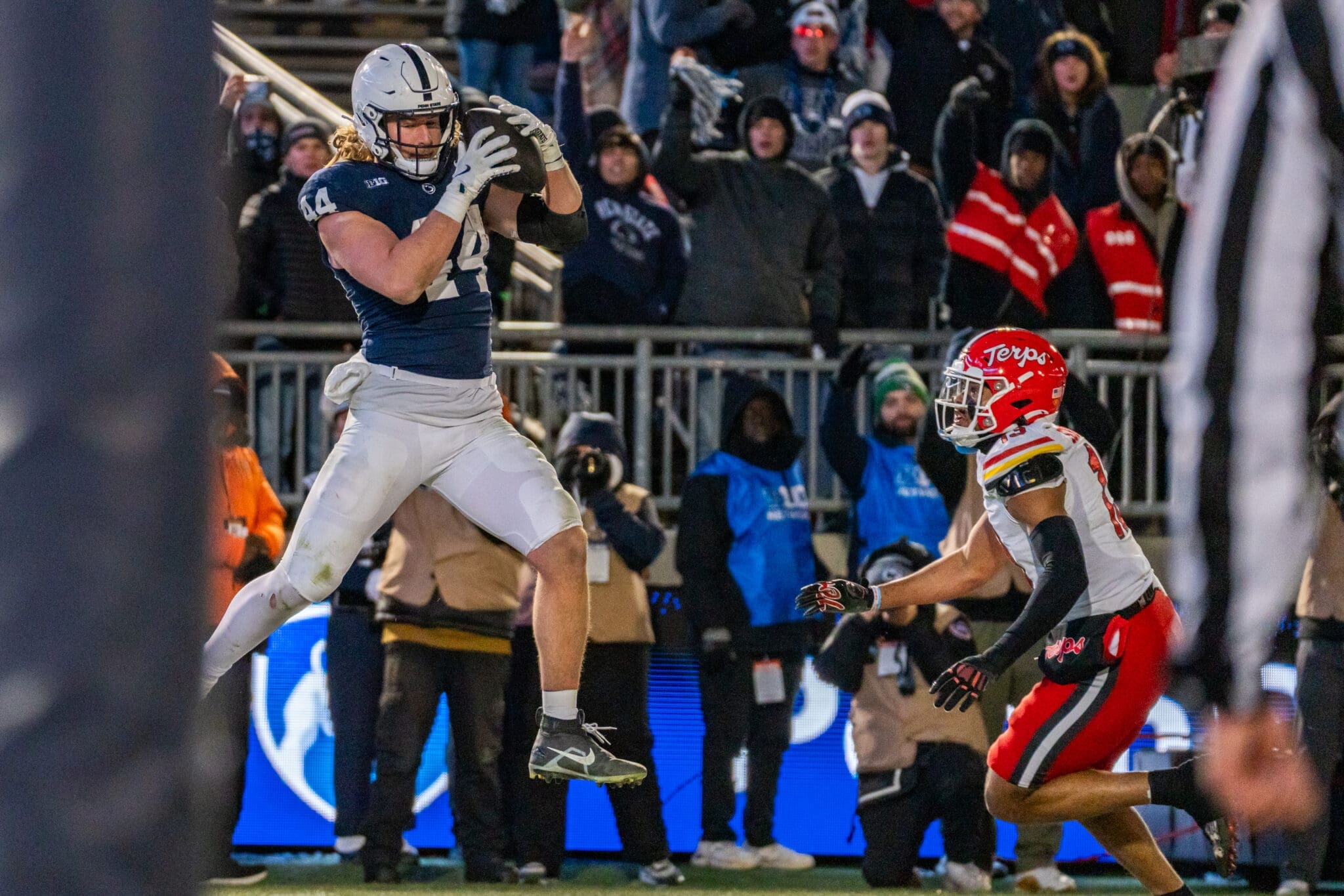 Tyler Warren was one of the many tight ends blocking Jerry Cross’ path at Penn State.