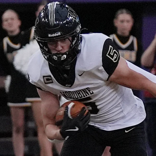 Penn State wide receiver commit Landon Blum runs with the football. Image courtesy of Landon Blum's Instagram account.
